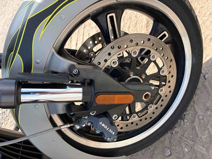 yamaha-victory-motorcycle-image-7