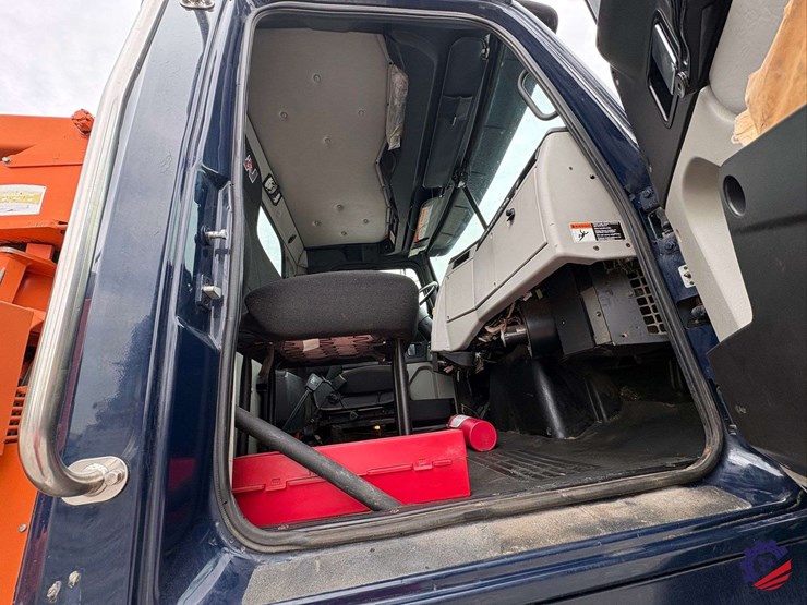 2019-western-star-4700-image-75