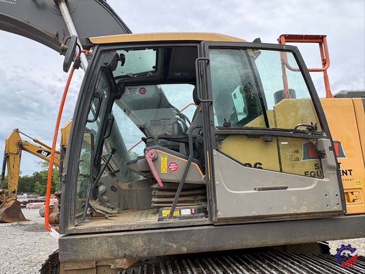 2017-volvo-ec300el-image-70