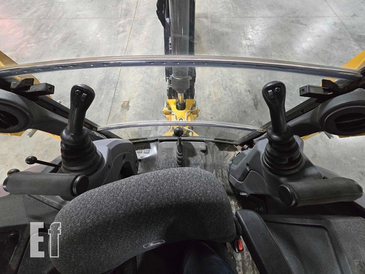 2023-deere-320-p-tier-image-19