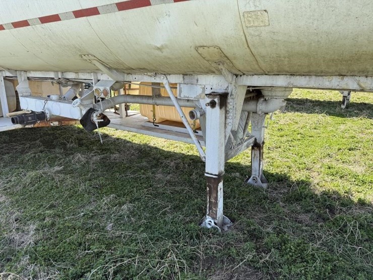 1974-heil-40'-semi-tanker-trailer-image-5