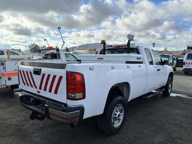 2012-gmc-sierra-2500-image-3