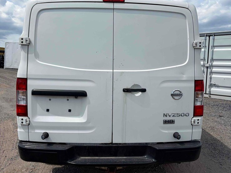 2012-nissan-nv2500-image-4