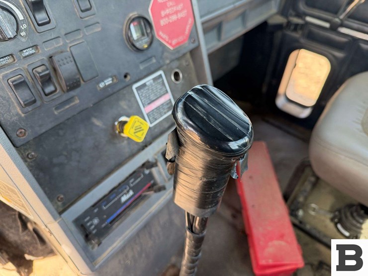 2000-mack-ch612-image-45