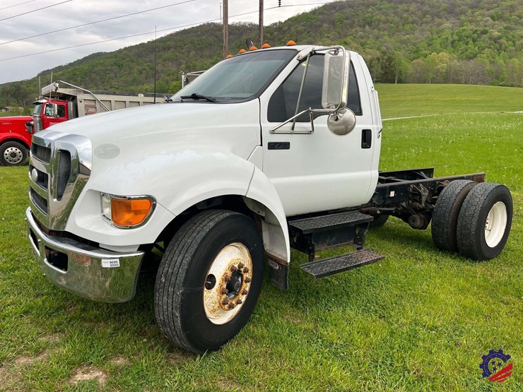 2006-ford-f750-image-1