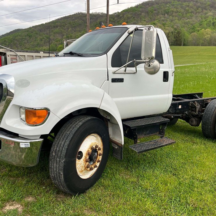 2006 FORD F750