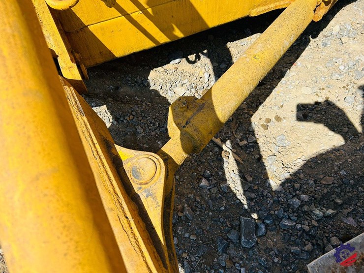 2022-komatsu-d65px-18-image-42