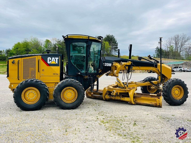 2010-caterpillar-120m-image-8