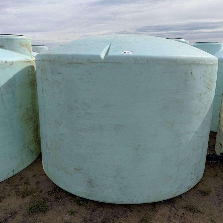 1550 Gallon Round Poly Fertilizer Tank