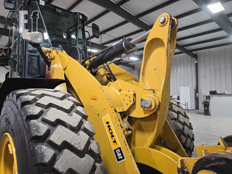 2021-caterpillar-920-image-15