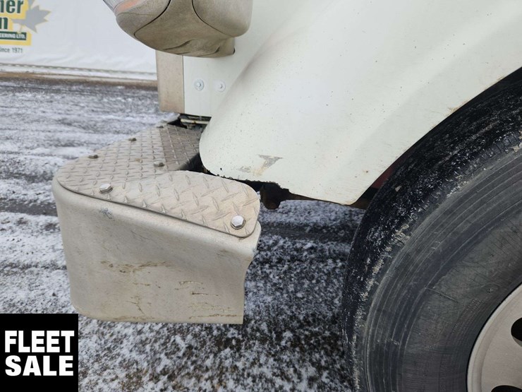 2015-peterbilt-367-image-53