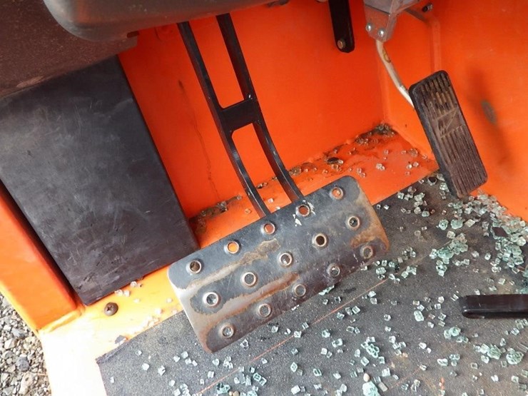 2017-jlg-g5-18a-image-22