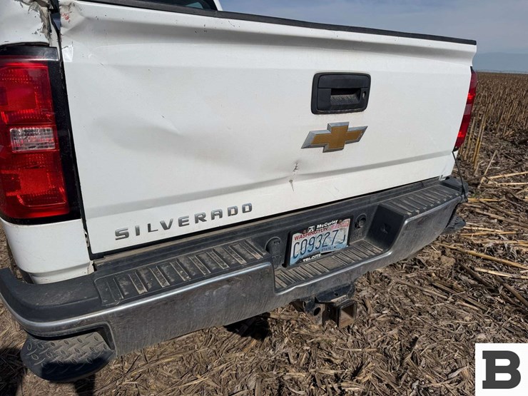 2017-chevrolet-silverado-2500-image-14