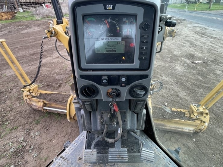 2018-caterpillar-12m3-awd-image-46