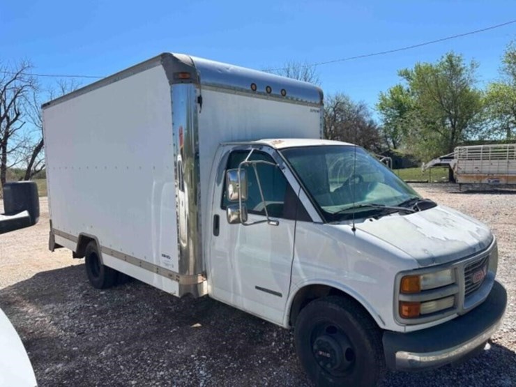 2001-gmc-3500-image-4