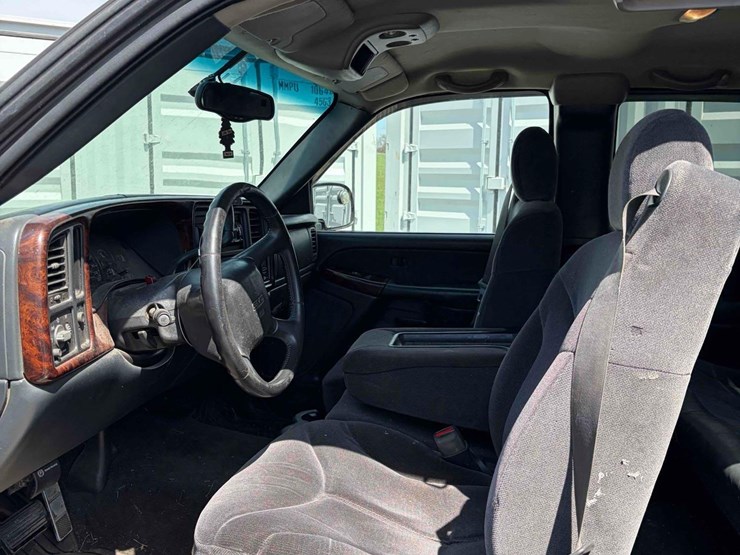 2005-gmc-sierra-limited-image-11