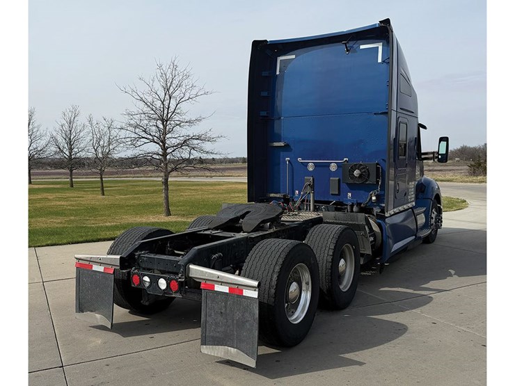 2020-kenworth-t680-image-2