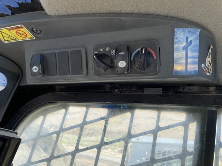 2012-caterpillar-279c2-image-23