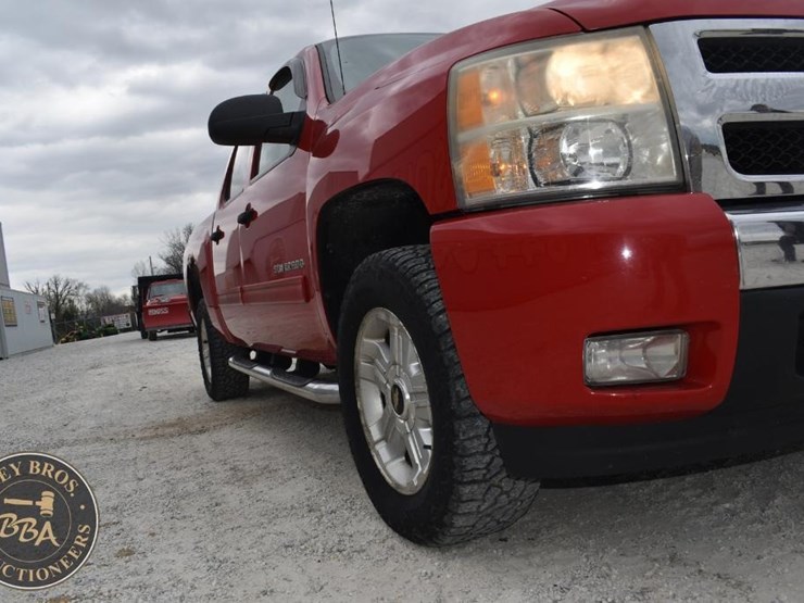 2009-chevrolet-silverado-1500-lt-image-13