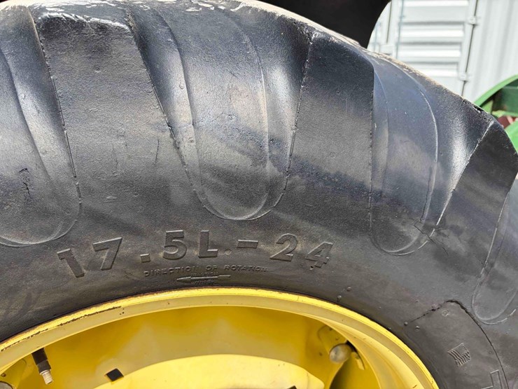 john-deere-4720-image-4