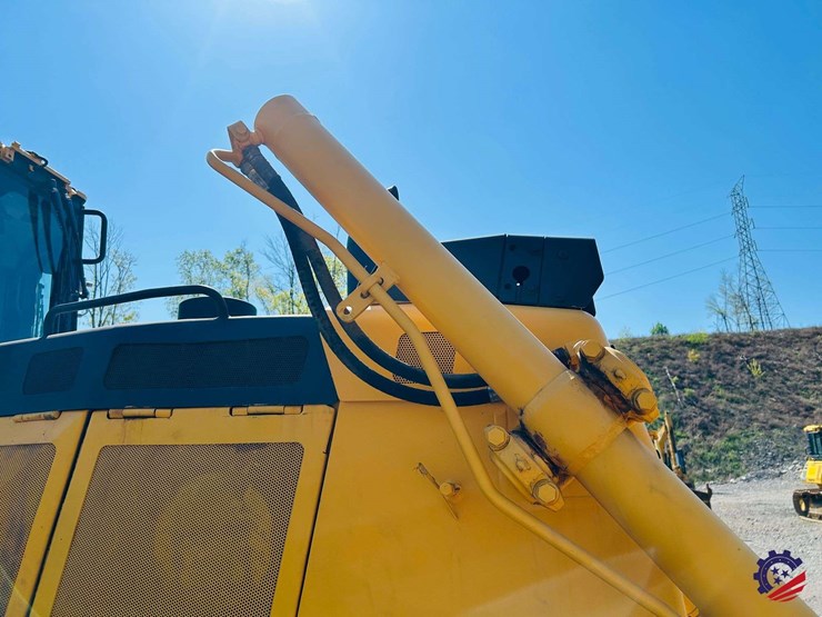 2022-komatsu-d65px-18-image-40