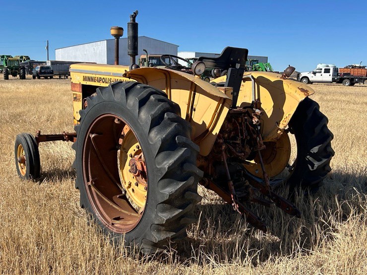 minneapolis-moline-m602-image-3