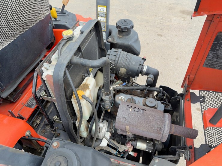kubota-zd321-image-10