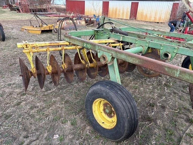 john-deere-210-image-6