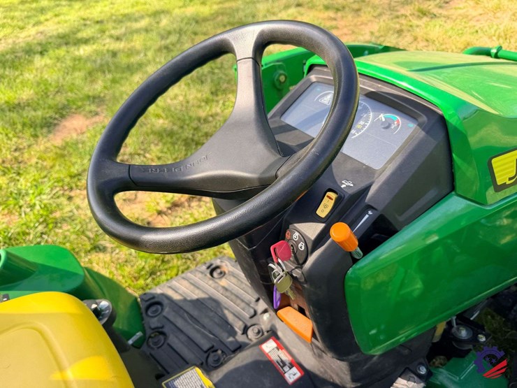 2025-john-deere-1023e-image-26