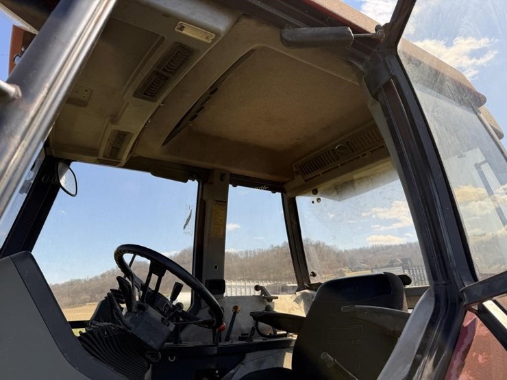 2001-case-ih-5240-image-23