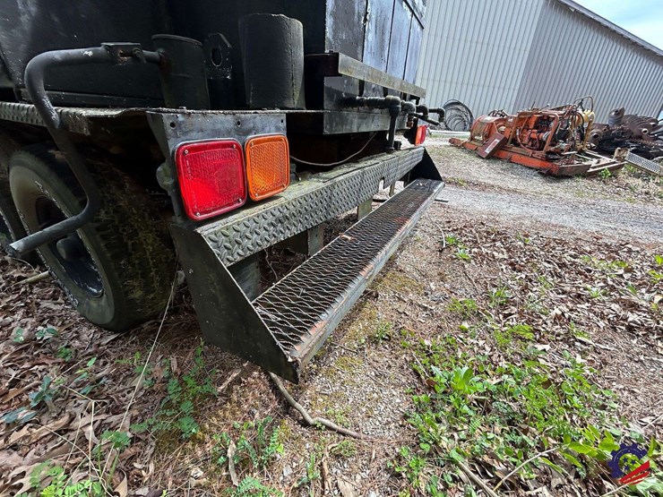 fuel-&-lube-truck-image-28