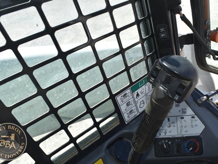 2023-bobcat-t770-image-44