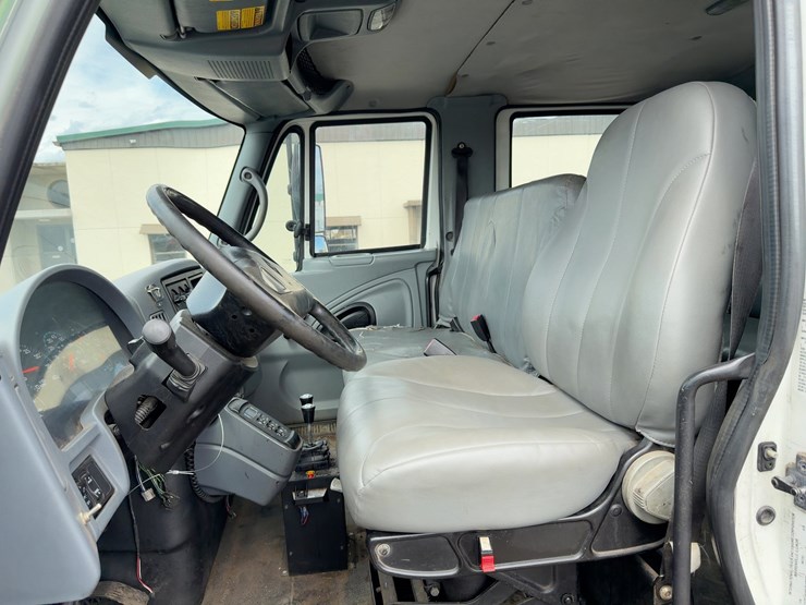 2007-international-durastar-4400-image-31