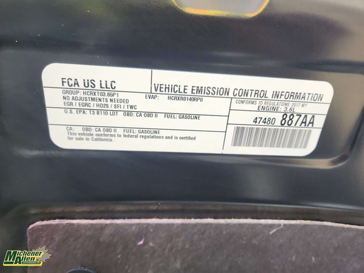 2017-chrysler-pacifica-image-30