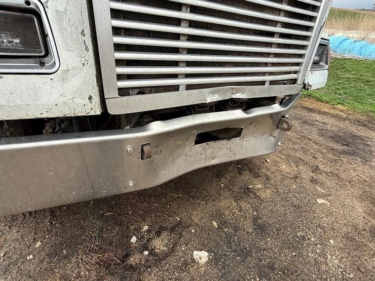 1999-freightliner-fld112-image-22