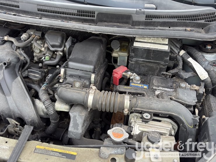 2015-nissan-versa-image-38