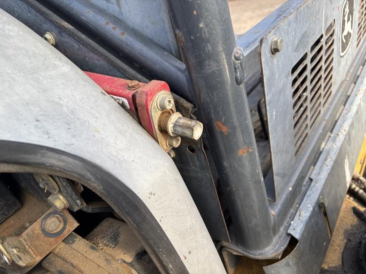 2006-deere-27d-image-34