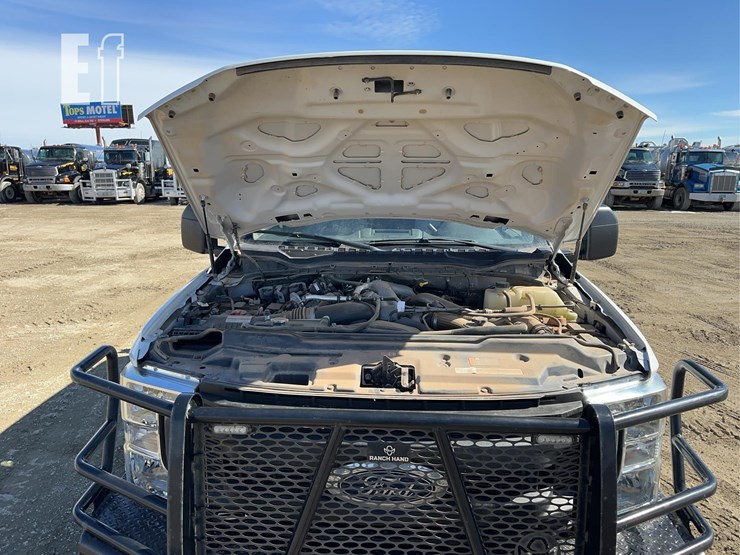 2021-ford-f350-xl-image-12
