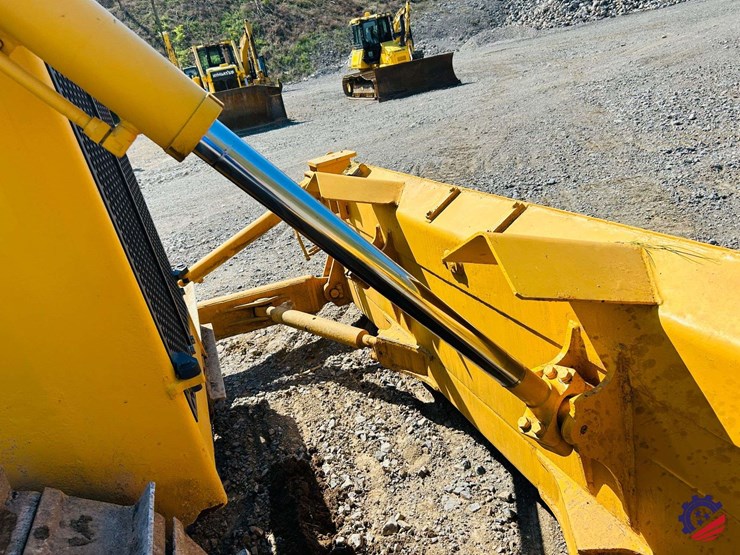 2022-komatsu-d65px-18-image-41