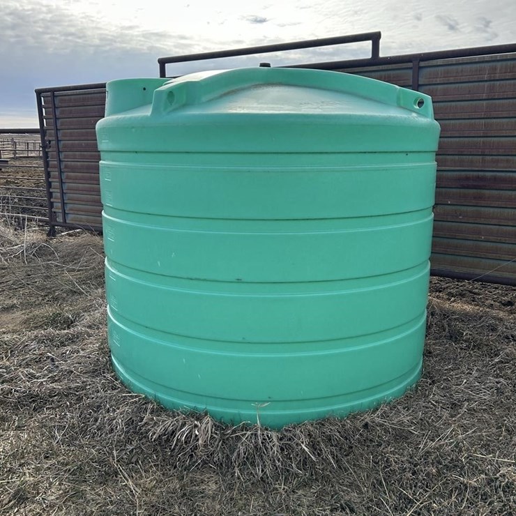 1550 POLY WATER TANK 2578