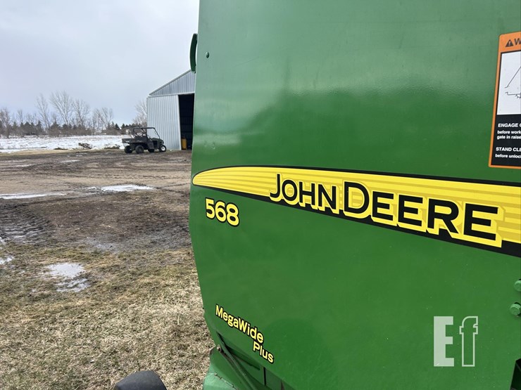 2011-john-deere-568-image-13