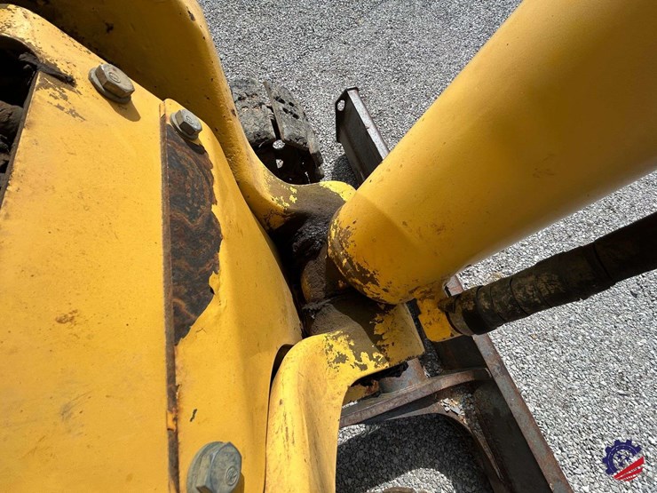 2009-komatsu-pc88mr-8-image-70