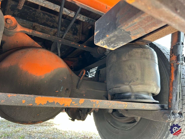 2005-kenworth-t300-image-39