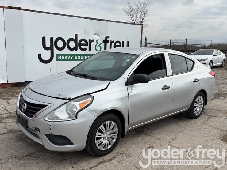 2015-nissan-versa-image-1