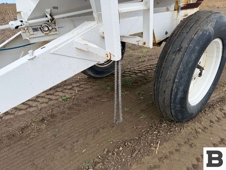 willmar-high-lander-fertilizer-spreader-image-15