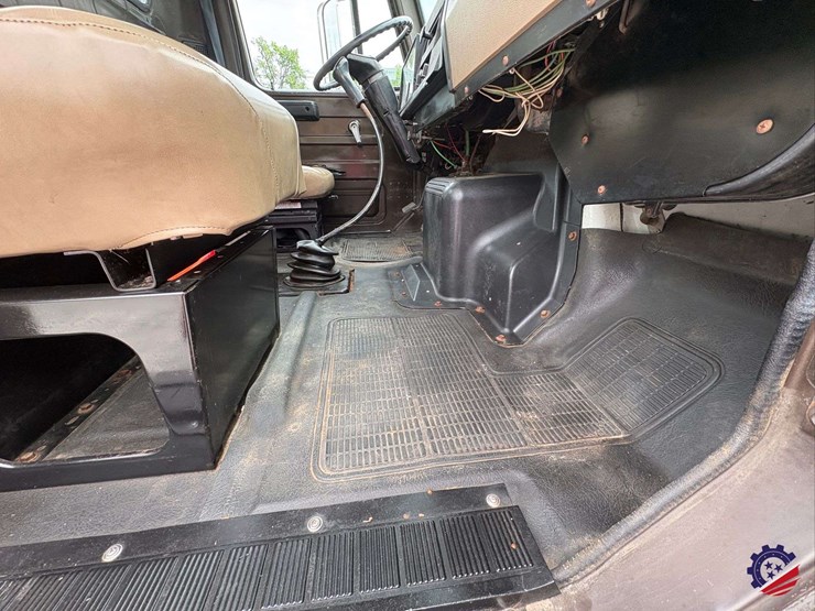 1993-international-4700-image-52