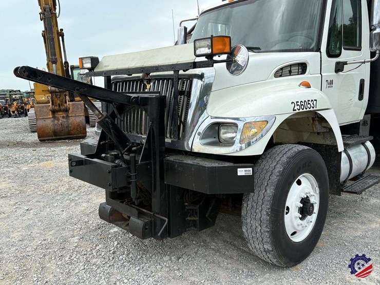 2007-international-sf525-t/a-dump-truck-image-17