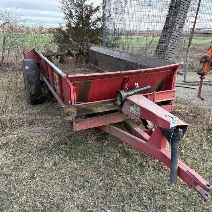 H&S Model 180 Manure Spreader