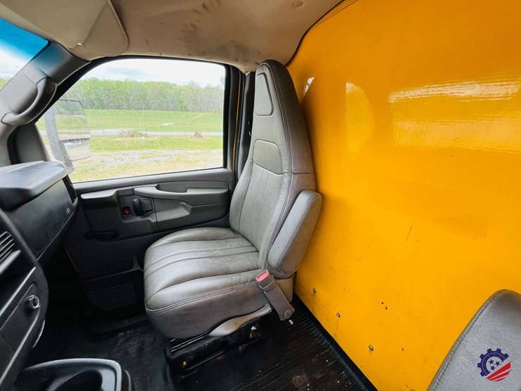 2009-gmc-savana-s/a-enclosed-roadside-service-truck-image-75