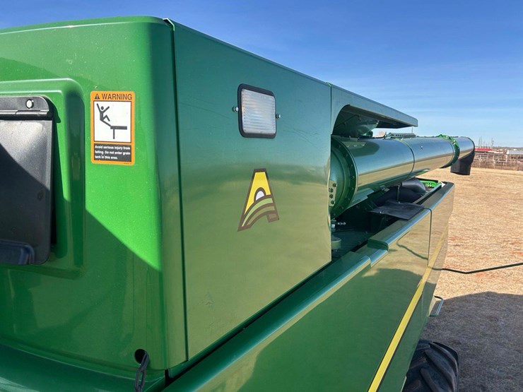 2013-john-deere-s680-image-21